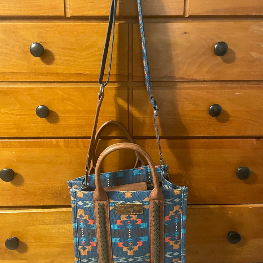 wrangler purse obo